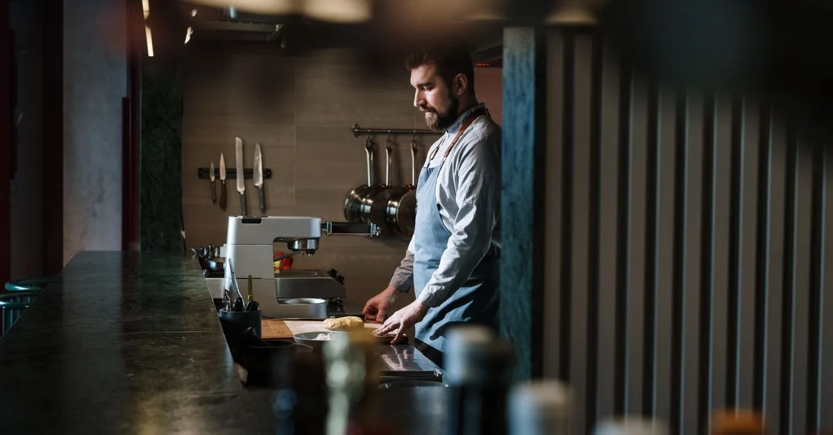 Restaurant AC Maintenance UAE: AMC Guide for Restaurant Owners