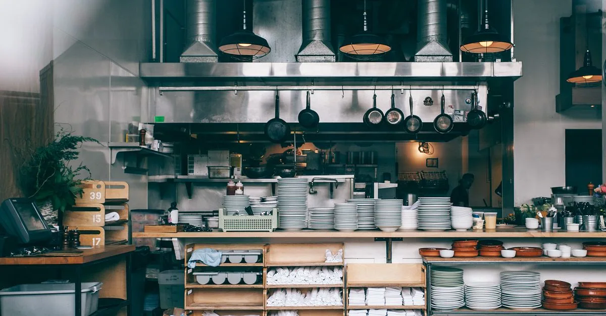 Restaurant Alcohol License UAE: How to Get a Liquor Permit for Your F&B Venue