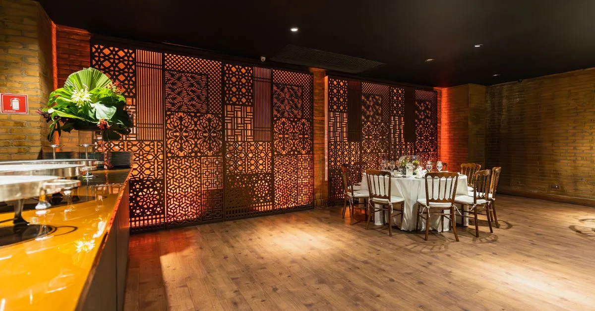 Restaurant Branding and Signage in the UAE: The Complete Guide