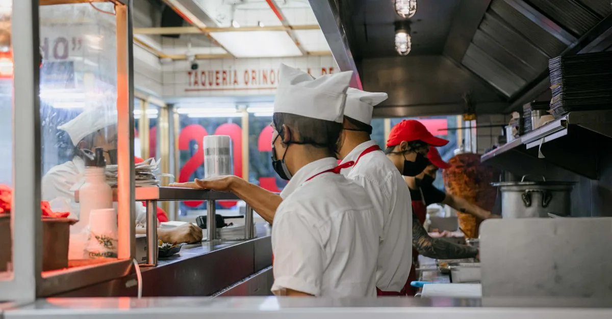 Restaurant Gas System Requirements UAE: LPG and Natural Gas for Commercial Kitchens
