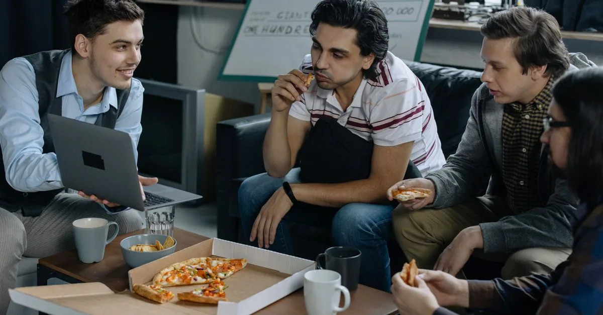 Restaurant Launch Marketing UAE: The Grand Opening Playbook (90-Day Countdown)