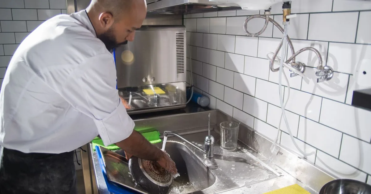 Restaurant Staffing and HR in the UAE: The Complete Guide