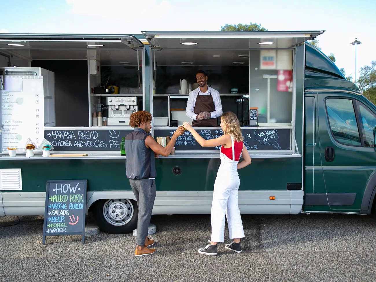 Food Trucks & Containers