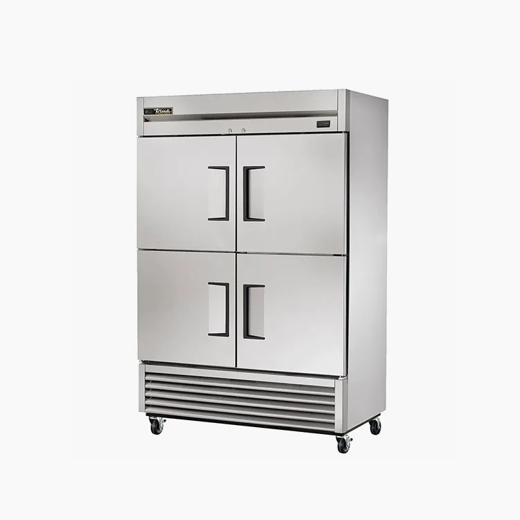 TRUE Reach-In Solid Half Door Freezer -4