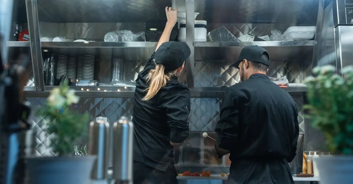 UAE Labour Law for Restaurant Staff: Complete Hiring & Compliance Guide